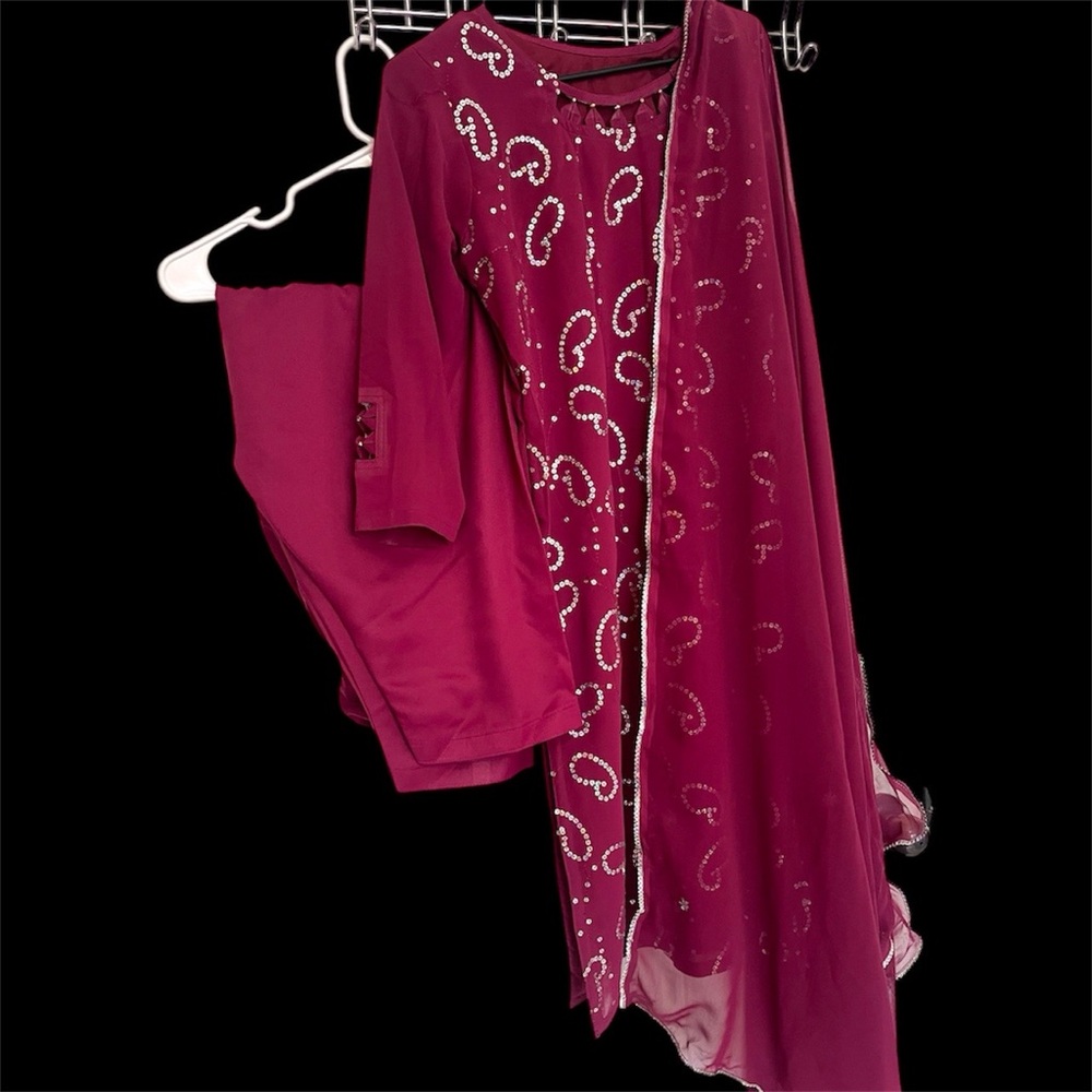 Salwar Kameez BUST 40 Medium